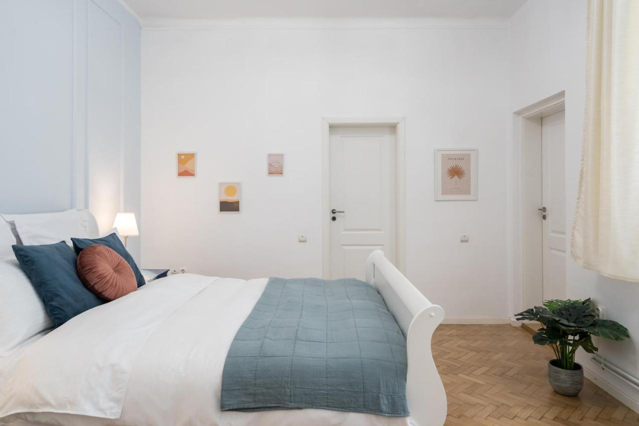 Athenee Parisian