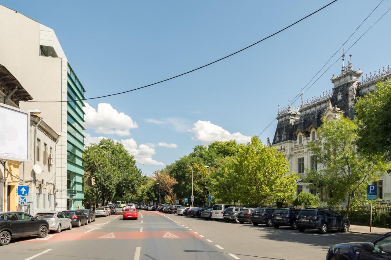 Athenee Parisian Apartment
